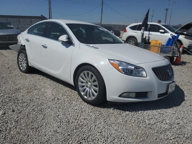 2G4GS5EV0D9129387 - 2013 BUICK REGAL PREMIUM WHITE photo 4