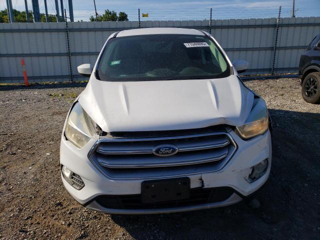 1FMCU9G96HUA53571 - 2017 FORD ESCAPE SE WHITE photo 5