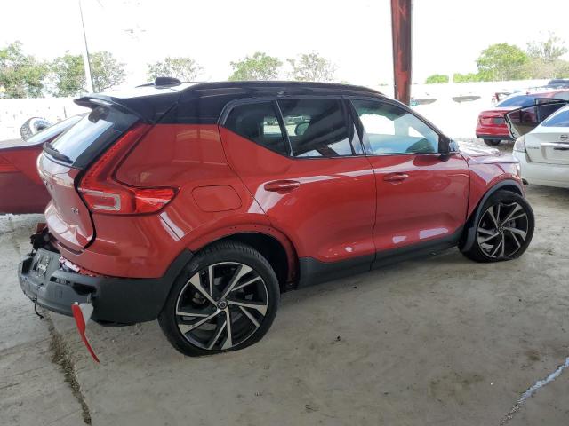 YV4AC2HM0N2767953 - 2022 VOLVO XC40 T4 R-DESIGN RED photo 3