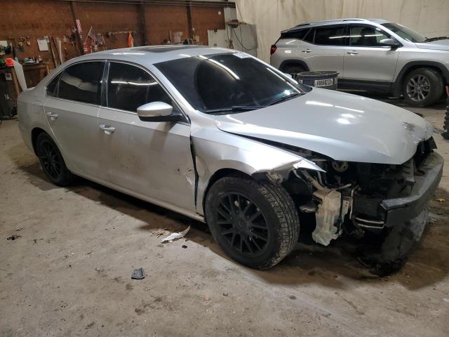 1VWBH7A3XDC022334 - 2013 VOLKSWAGEN PASSAT SE SILVER photo 4