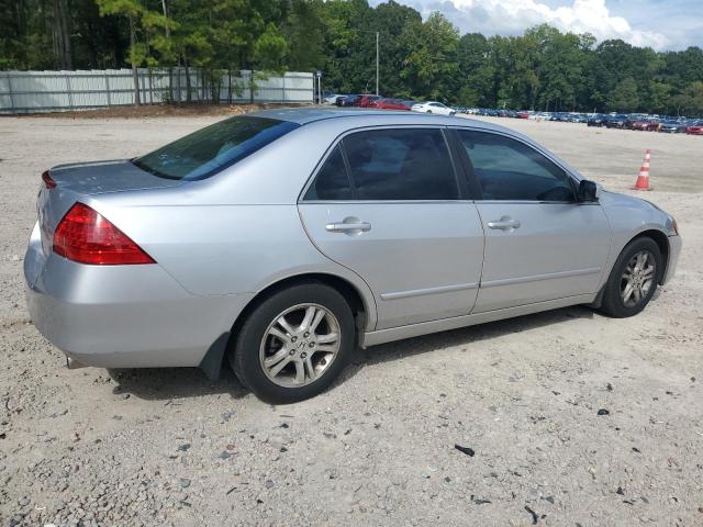 1HGCM56357A113058 - 2007 HONDA ACCORD SE SILVER photo 3