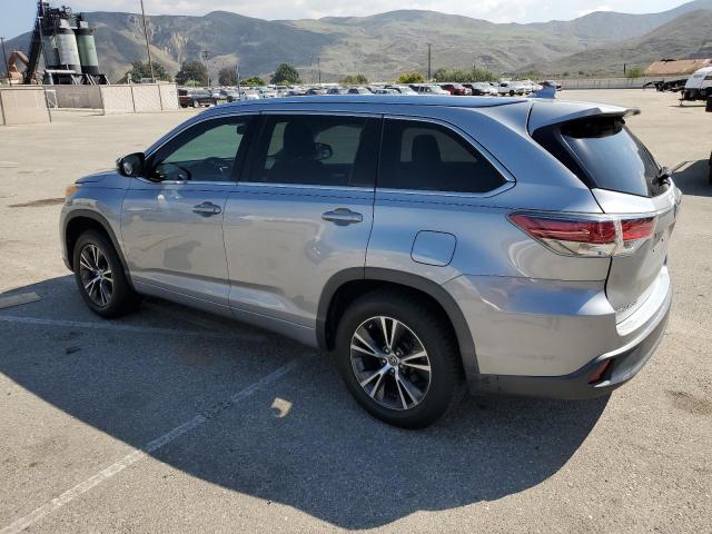 5TDKKRFHXGS134851 - 2016 TOYOTA HIGHLANDER XLE SILVER photo 2