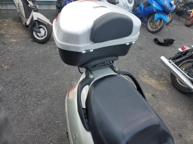 LXDTCKTM8D1700105 - 2013 DONG SCOOTER SILVER photo 6