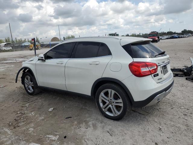 WDCTG4EB5JJ402872 - 2018 MERCEDES-BENZ GLA 250 WHITE photo 2