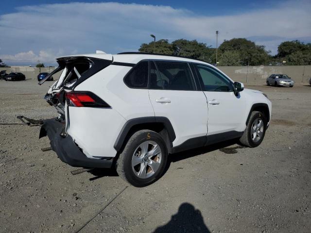 2T3W1RFVXMC099704 - 2021 TOYOTA RAV4 XLE WHITE photo 3