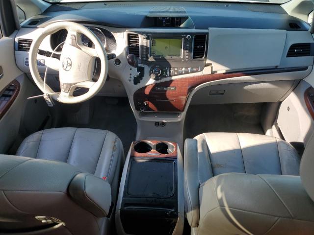 5TDYK3DC1CS223281 - 2012 TOYOTA SIENNA XLE WHITE photo 8