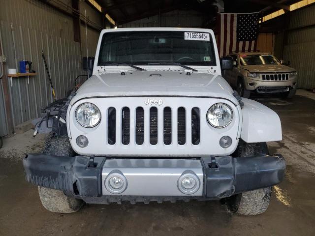 1C4BJWEG3FL636188 - 2015 JEEP WRANGLER UNLIMITED SAHARA WHITE photo 5