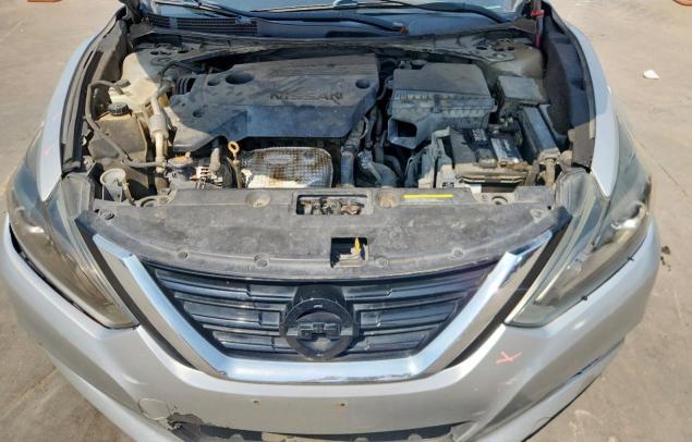 1N4AL3APXGC235979 - 2016 NISSAN ALTIMA 2.5 SILVER photo 11