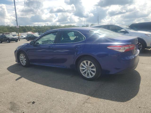 4T1B11HK9JU611376 - 2018 TOYOTA CAMRY L BLUE photo 2