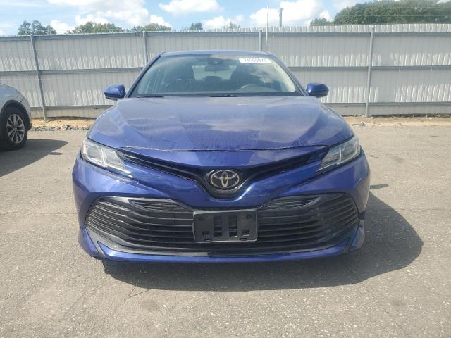 4T1B11HK9JU611376 - 2018 TOYOTA CAMRY L BLUE photo 5