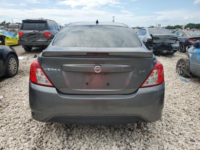 3N1CN7APXHL832305 - 2017 NISSAN VERSA S GRAY photo 6