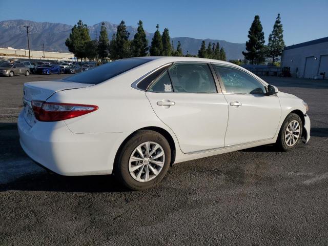 4T1BF1FK1HU663597 - 2017 TOYOTA CAMRY LE WHITE photo 3