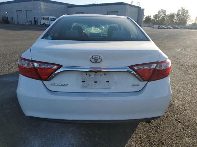 4T1BF1FK1HU663597 - 2017 TOYOTA CAMRY LE WHITE photo 6