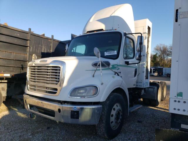 1FUJC5DX2DHFD7032 - 2013 FREIGHTLINER M2 112 MEDIUM DUTY WHITE photo 2