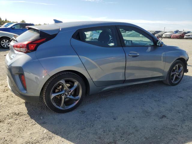 KMHTG6AF5KU016734 - 2019 HYUNDAI VELOSTER BASE SILVER photo 3