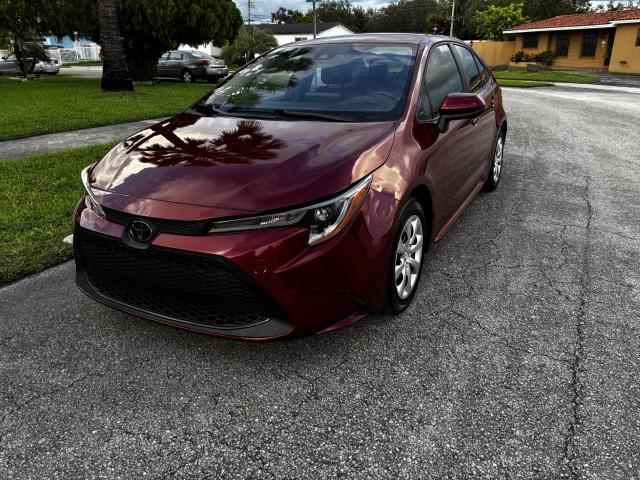 5YFEPMAE2NP343599 - 2022 TOYOTA COROLLA LE RED photo 2