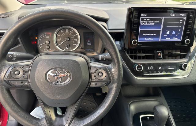 5YFEPMAE2NP343599 - 2022 TOYOTA COROLLA LE RED photo 9