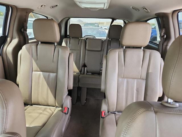 2C4RC1BG7GR172993 - 2016 CHRYSLER TOWN & COU TOURING WHITE photo 10