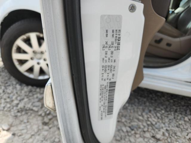 2C4RC1BG7GR172993 - 2016 CHRYSLER TOWN & COU TOURING WHITE photo 13