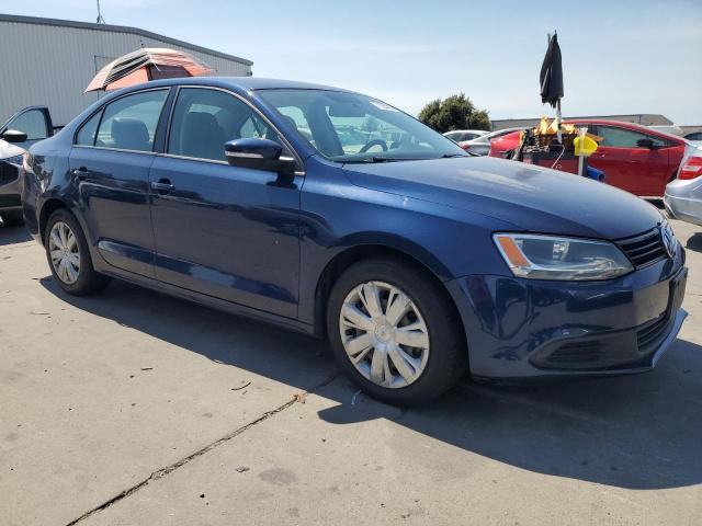 3VWD17AJ6EM417915 - 2014 VOLKSWAGEN JETTA SE BLUE photo 4