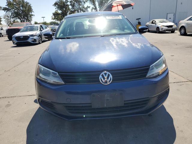 3VWD17AJ6EM417915 - 2014 VOLKSWAGEN JETTA SE BLUE photo 5