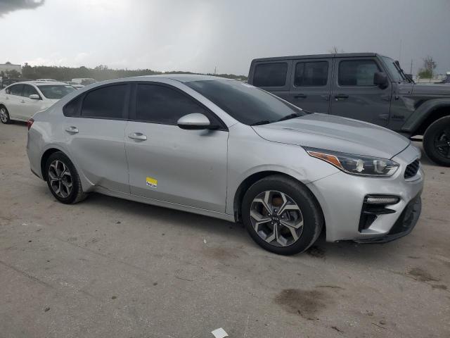 3KPF24AD1KE085616 - 2019 KIA FORTE FE SILVER photo 4