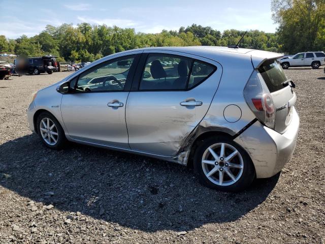 JTDKDTB38C1514327 - 2012 TOYOTA PRIUS C Silber Foto 2
