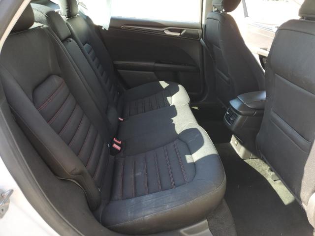 3FA6P0T90GR208329 - 2016 FORD FUSION SE თეთრი ფოტო 10