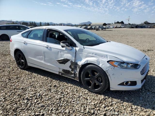 3FA6P0T90GR208329 - 2016 FORD FUSION SE თეთრი ფოტო 4