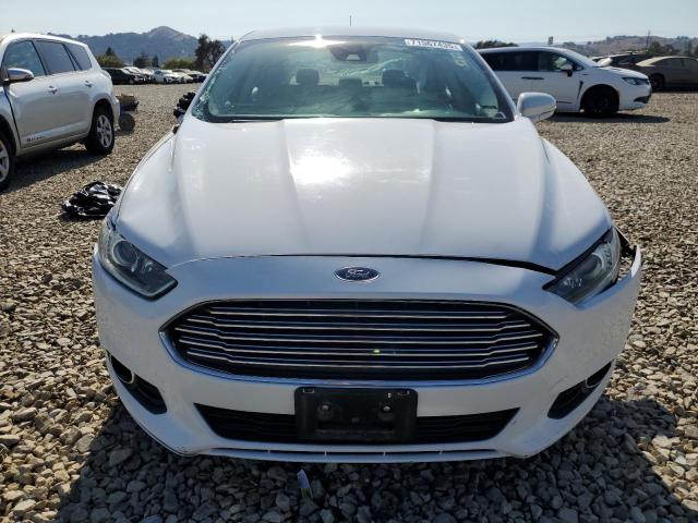 3FA6P0T90GR208329 - 2016 FORD FUSION SE თეთრი ფოტო 5