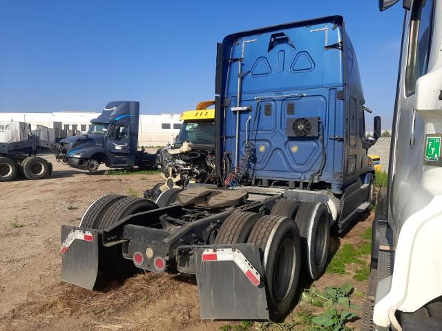 1FUJGLDR1CSBA3955 - 2012 FREIGHTLINER CASCADIA 1 BLUE photo 4