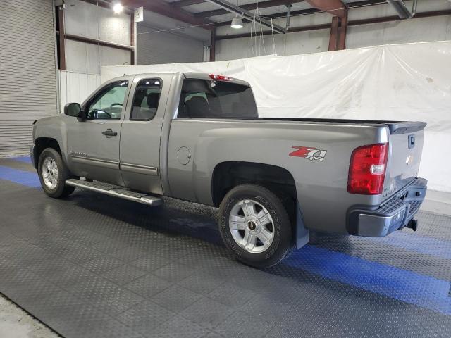 1GCRKSE75CZ205641 - 2012 CHEVROLET SILVERADO K1500 LT GRAY photo 2