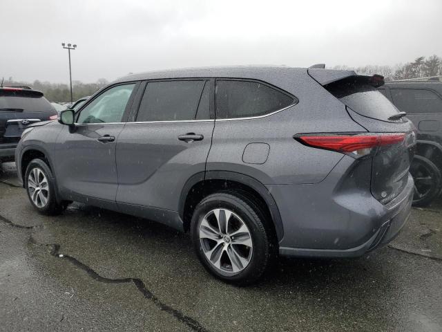 5TDGZRBH6NS176373 - 2022 TOYOTA HIGHLANDER XLE Boz foto 2