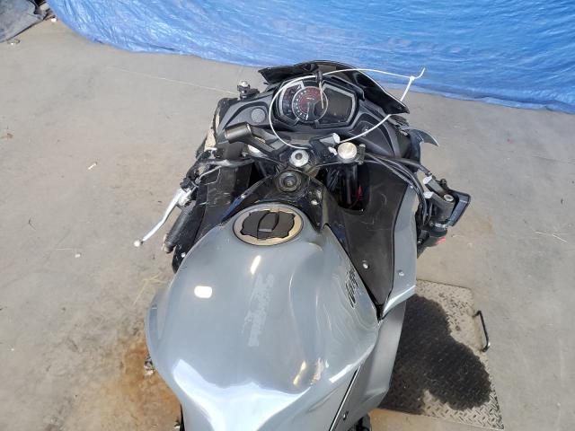 JKAEXEJ18JDA02673 - 2018 KAWASAKI EX650 J ნაცრისფერი ფოტო 5