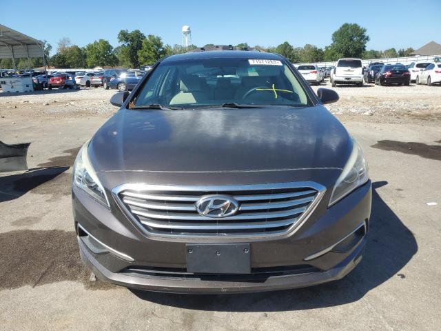 5NPE24AF0HH578995 - 2017 HYUNDAI SONATA SE BROWN photo 5