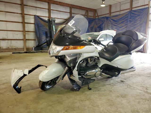 5VPSW36N8E3036442 - 2014 VICTORY MOTORCYCLES VISION TOUR WHITE photo 2