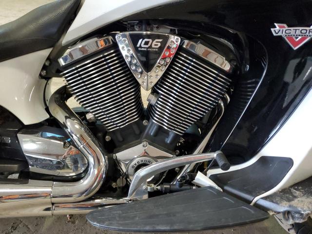 5VPSW36N8E3036442 - 2014 VICTORY MOTORCYCLES VISION TOUR WHITE photo 7