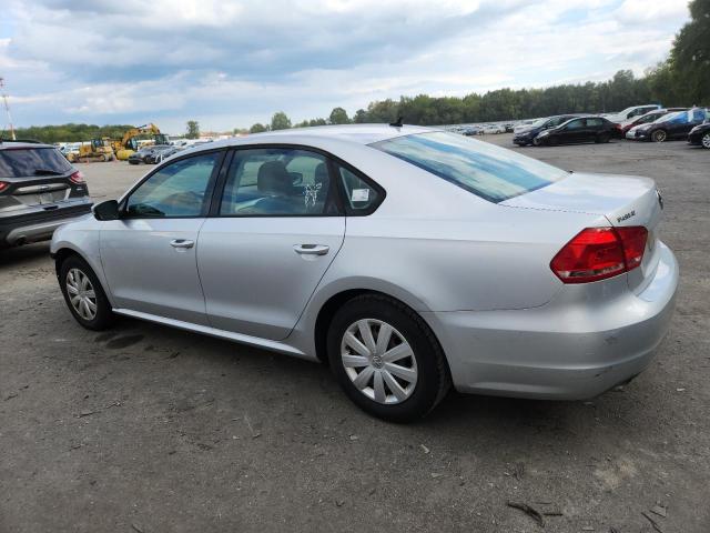 1VWAH7A34DC038850 - 2013 VOLKSWAGEN PASSAT S Күміс фото 2