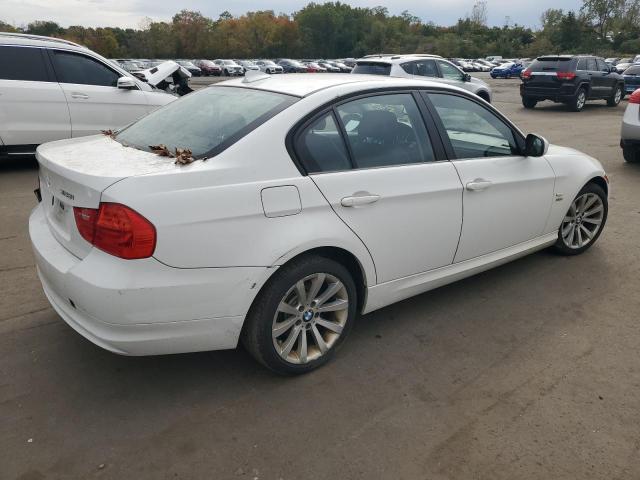 WBAPK5C58BF122440 - 2011 BMW 328 XI SULEV WHITE photo 3