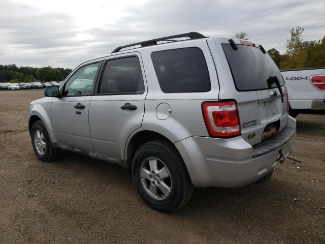 1FMCU9DG8BKA54422 - 2011 FORD ESCAPE XLT SILVER photo 2