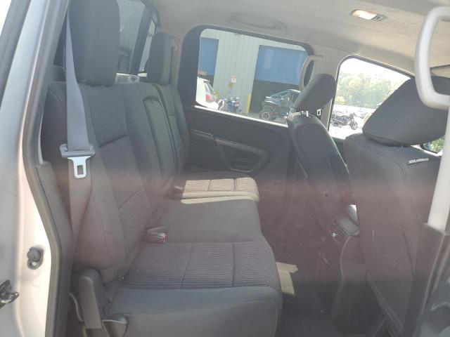 1N6AA0EC7FN511346 - 2015 NISSAN TITAN S 银色 照片 10