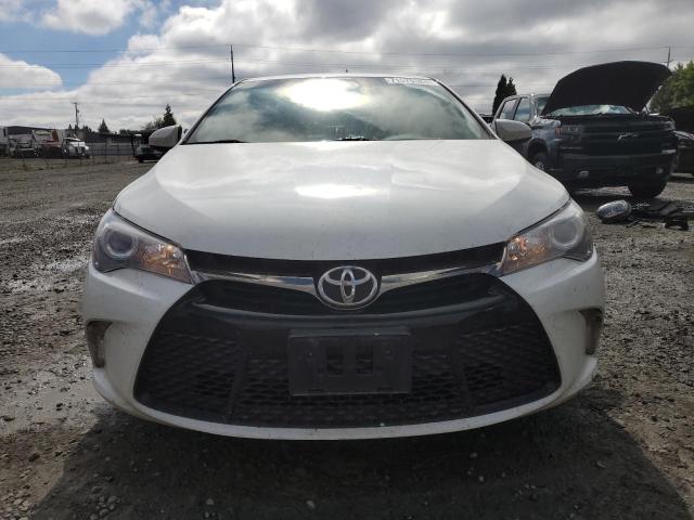 4T1BF1FKXHU277082 - 2017 TOYOTA CAMRY LE WHITE photo 5