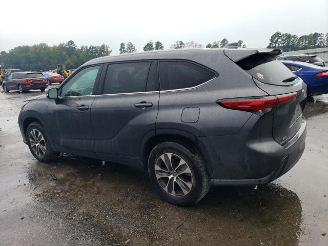 5TDGZRAH7NS142752 - 2022 TOYOTA HIGHLANDER XLE GRAY photo 2