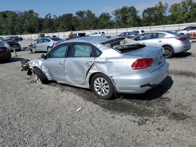 1VWAS7A32FC029536 - 2015 VOLKSWAGEN PASSAT S SILVER photo 2
