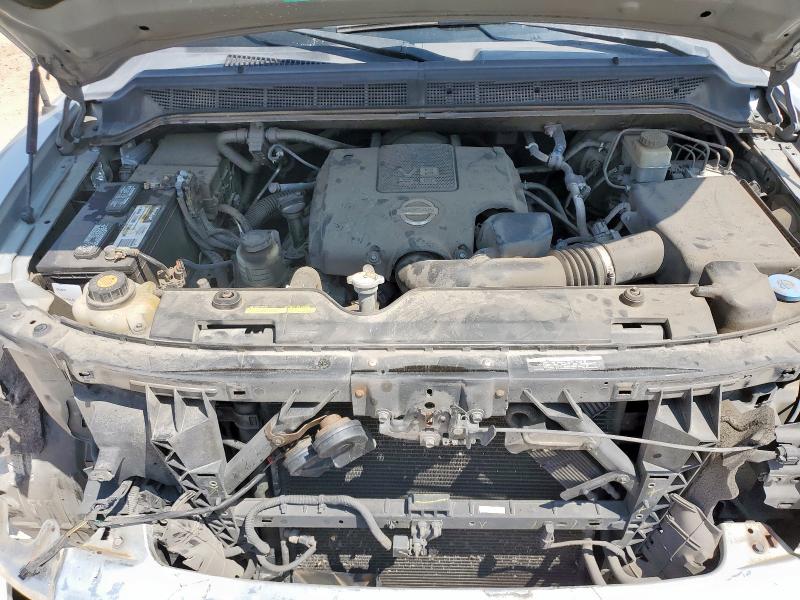 1N6AA0ED2FN515183 - 2015 NISSAN TITAN S 银色 照片 11