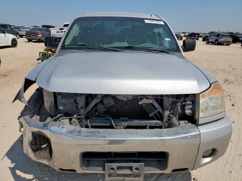 1N6AA0ED2FN515183 - 2015 NISSAN TITAN S 银色 照片 5