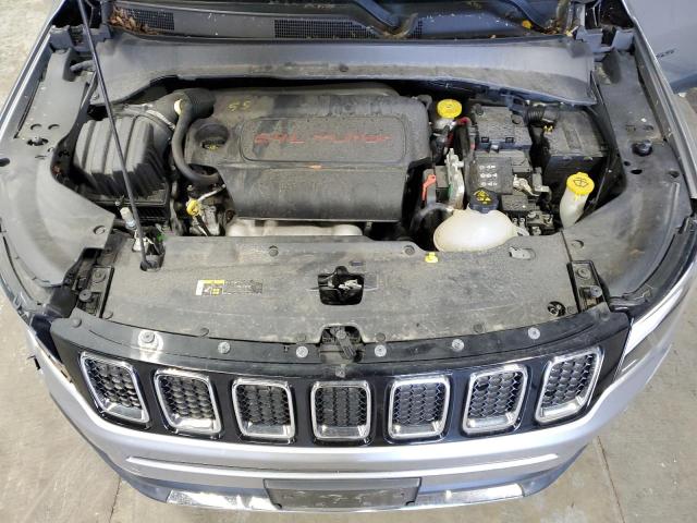 3C4NJDCB3JT456151 - 2018 JEEP COMPASS LIMITED فضي صورة 12