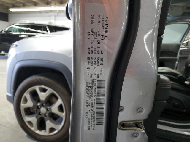 3C4NJDCB3JT456151 - 2018 JEEP COMPASS LIMITED فضي صورة 13