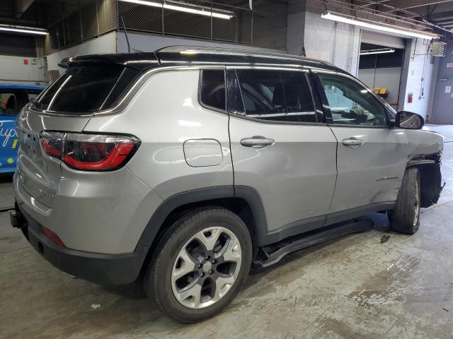 3C4NJDCB3JT456151 - 2018 JEEP COMPASS LIMITED فضي صورة 3