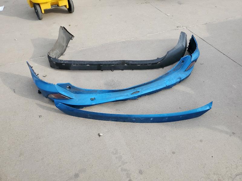 JTMRJREV7JD216077 - 2018 TOYOTA RAV4 HV LE BLUE photo 13